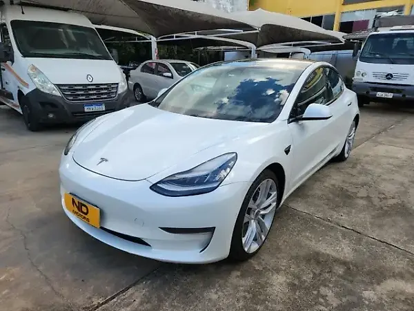 Tesla Model 3 - Imagem 2