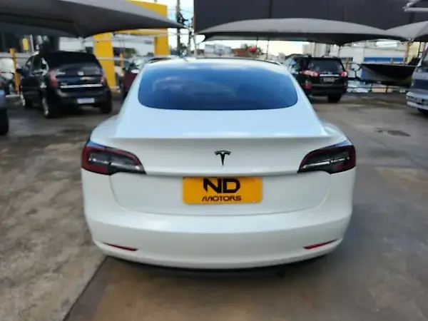Tesla Model 3 - Imagem 4
