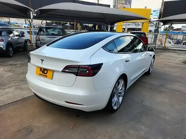 Tesla Model 3 - Imagem 3