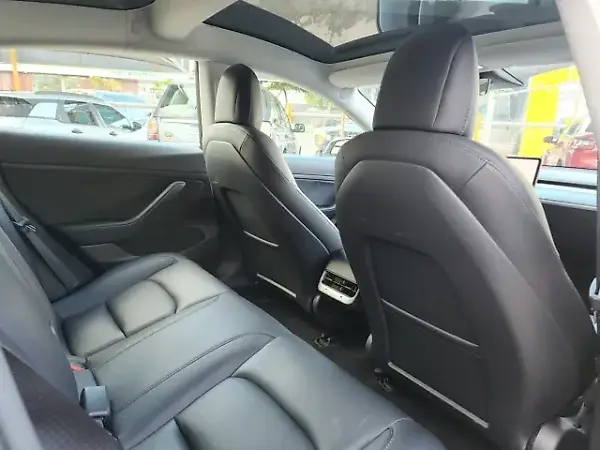 Tesla Model 3 - Imagem 7