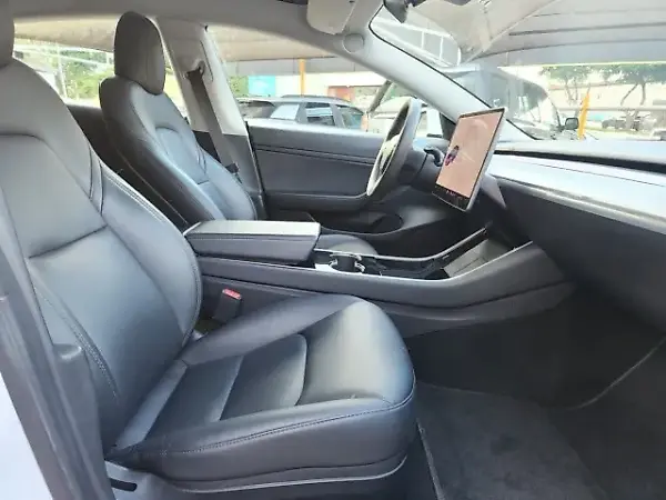 Tesla Model 3 - Imagem 6