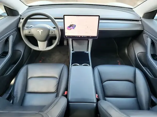 Tesla Model 3 - Imagem 9