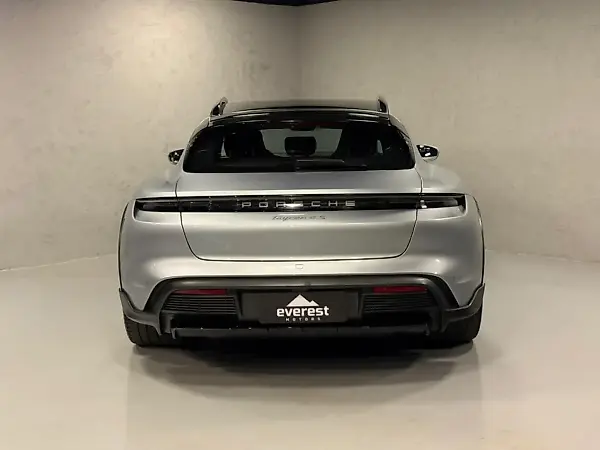 Porsche Taycan - Imagem 5
