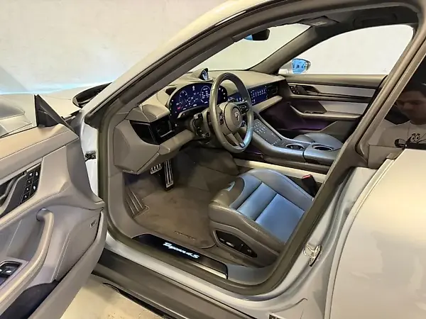 Porsche Taycan - Imagem 7