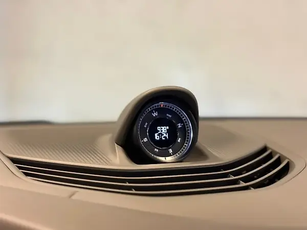 Porsche Taycan - Imagem 11