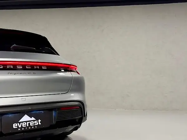 Porsche Taycan - Imagem 19