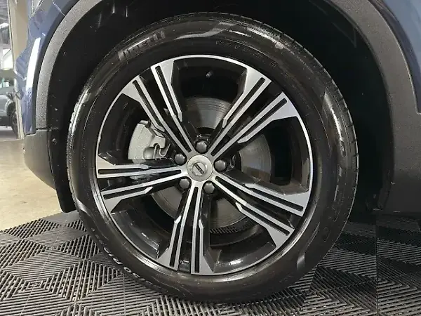 Volvo XC40 Recharge Plug-in Hybrid - Imagem 13
