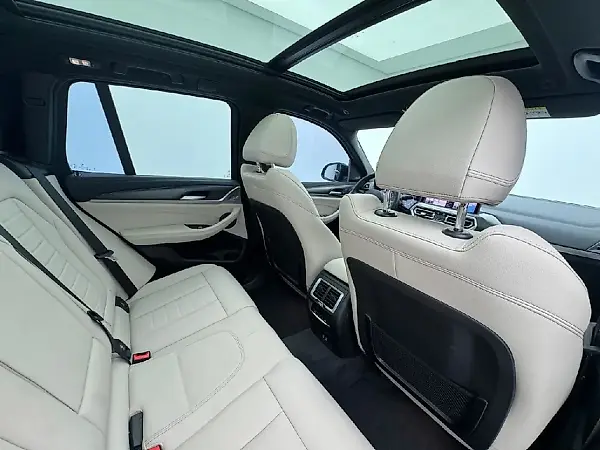 BMW IX3 - Imagem 12