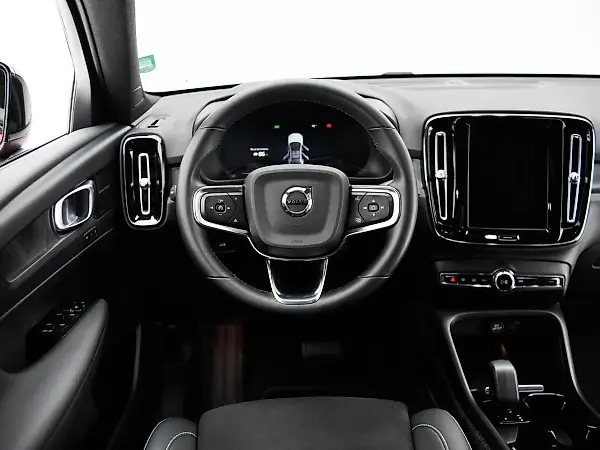 Volvo C40 Recharge - Imagem 13