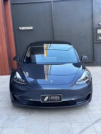 Tesla Model 3 - Imagem 2