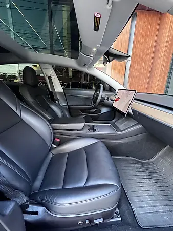 Tesla Model 3 - Imagem 10