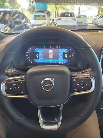 Volvo XC40 Recharge - Imagem 5