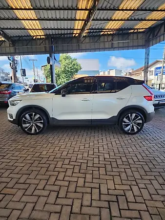 Volvo XC40 Recharge - Imagem 4