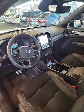 Volvo XC40 Recharge - Imagem 8