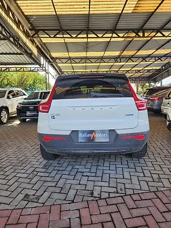 Volvo XC40 Recharge - Imagem 9