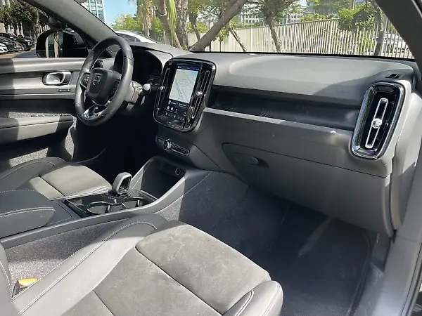 Volvo C40 Recharge - Imagem 12