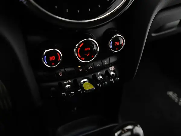 Mini Cooper SE - Imagem 9