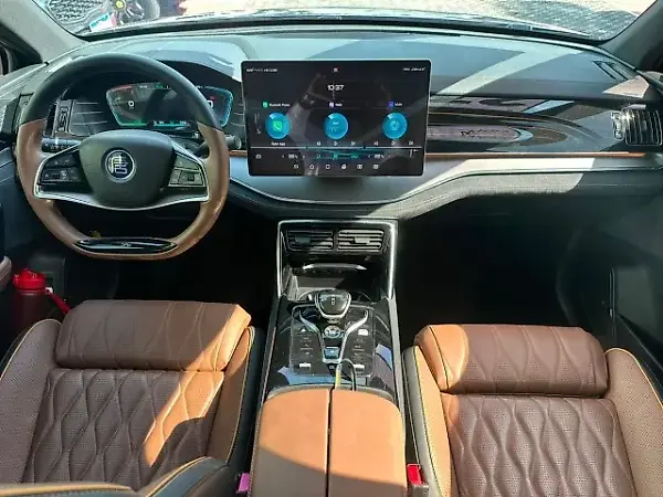 BYD Tang - Imagem 4