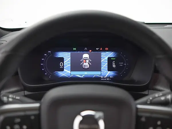Volvo EX40 - Imagem 7