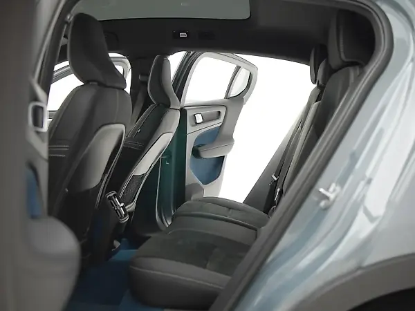 Volvo EX40 - Imagem 15