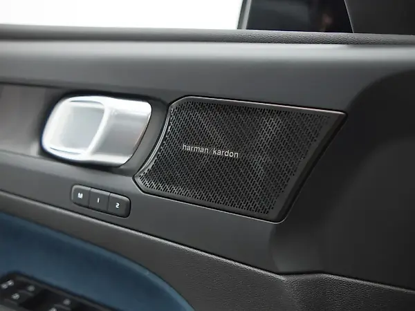 Volvo EX40 - Imagem 16