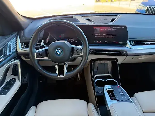 BMW IX1 - Imagem 9