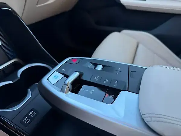 BMW IX1 - Imagem 15