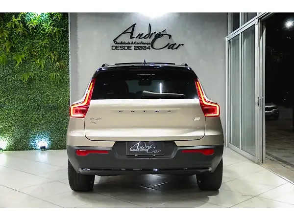 Volvo XC40 Recharge - Imagem 5