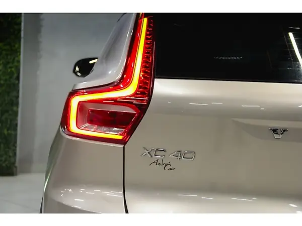 Volvo XC40 Recharge - Imagem 7