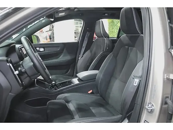 Volvo XC40 Recharge - Imagem 13