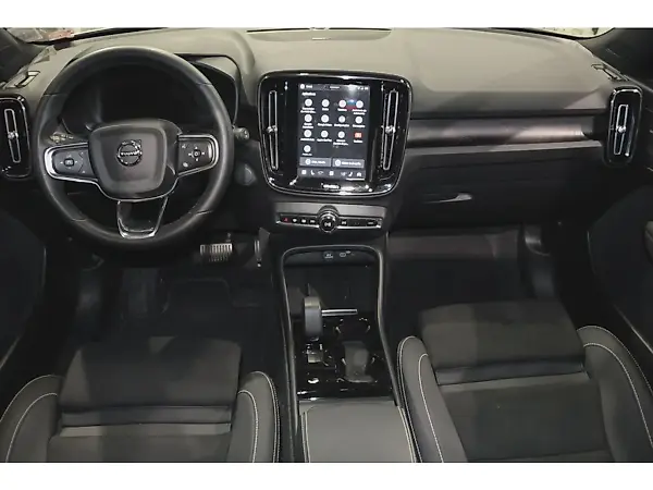 Volvo XC40 Recharge - Imagem 12