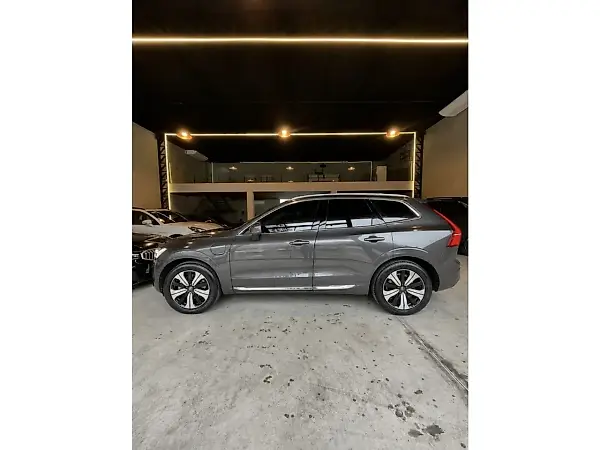 Volvo Xc60 Plug-in Hybrid - Imagem 2