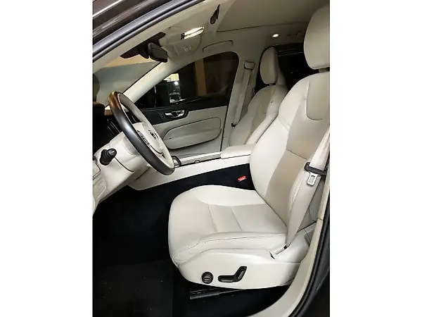 Volvo Xc60 Plug-in Hybrid - Imagem 5