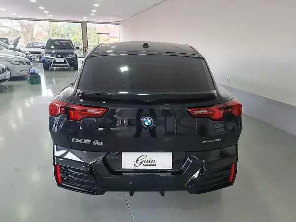 BMW IX2 - Imagem 5