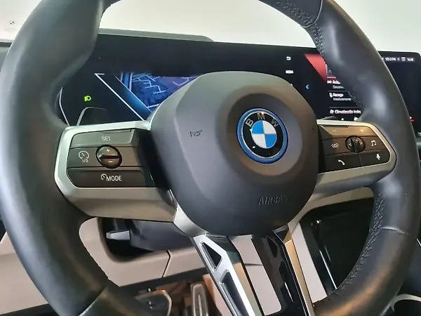 BMW IX2 - Imagem 9