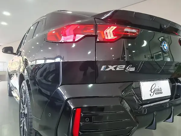 BMW IX2 - Imagem 13