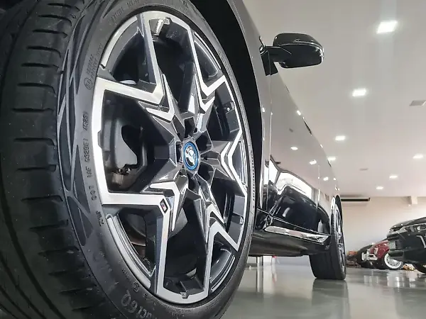 BMW IX2 - Imagem 15