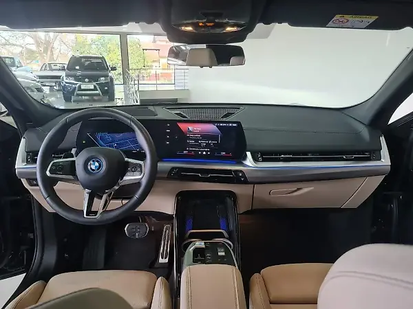 BMW IX2 - Imagem 18