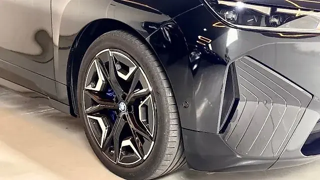 BMW Ix - Imagem 12