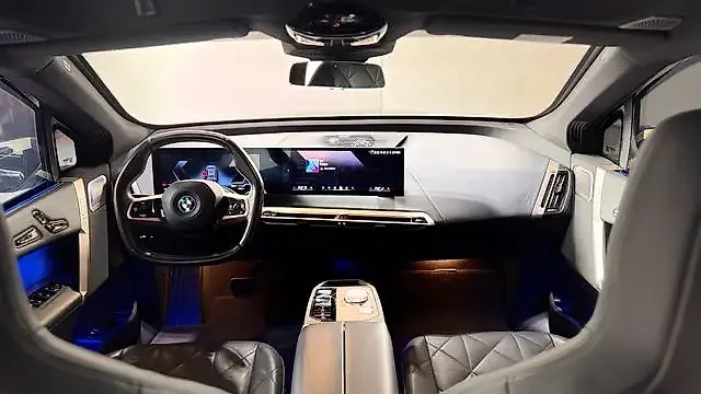 BMW Ix - Imagem 14