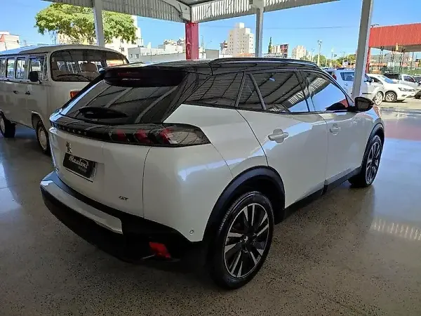 Peugeot E-2008 - Imagem 3