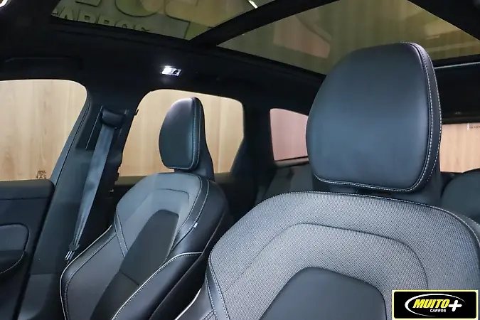 Volvo S60 T6 Plug-in Hybrid - Imagem 9