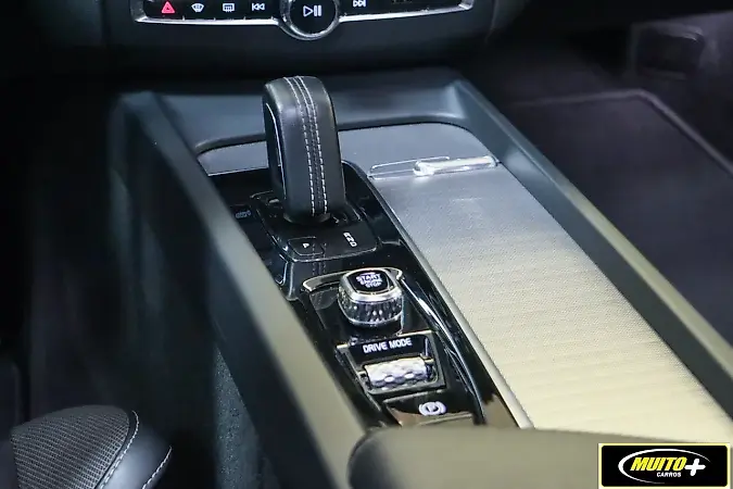 Volvo S60 T6 Plug-in Hybrid - Imagem 8