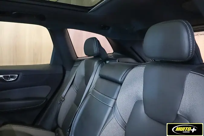 Volvo S60 T6 Plug-in Hybrid - Imagem 10