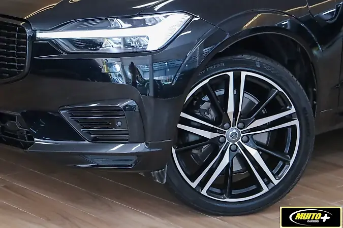 Volvo S60 T6 Plug-in Hybrid - Imagem 16