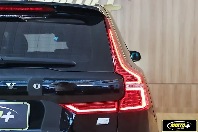 Volvo S60 T6 Plug-in Hybrid - Imagem 17