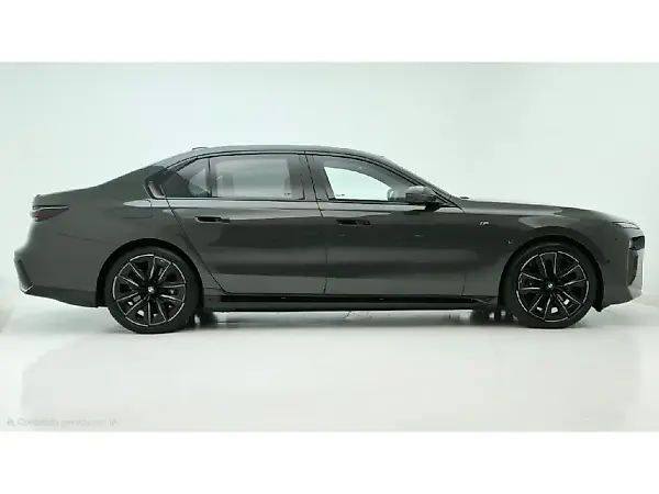 BMW I7 - Imagem 2