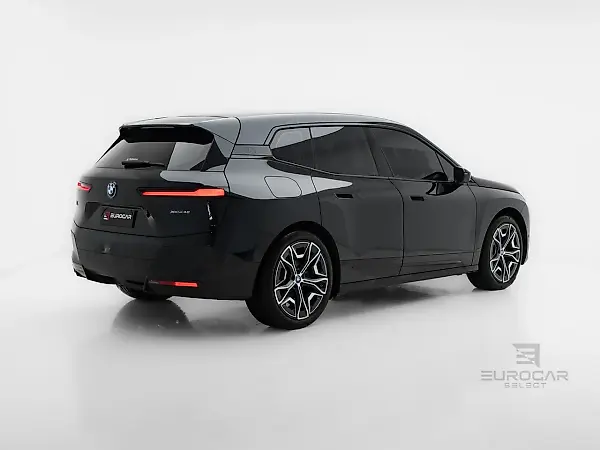 BMW Ix - Imagem 4