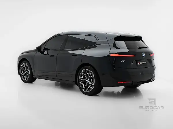 BMW Ix - Imagem 6
