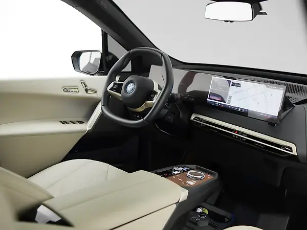 BMW Ix - Imagem 12